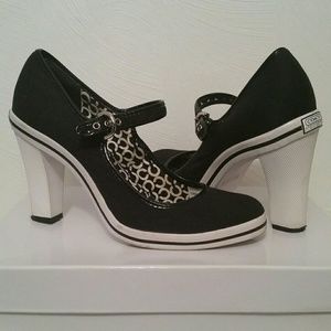 COACH Casandra Heels